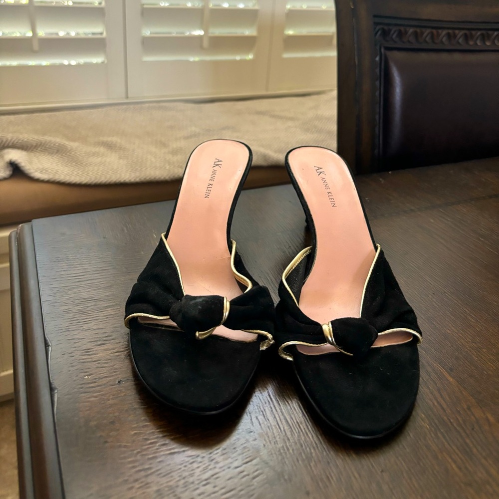Black heels